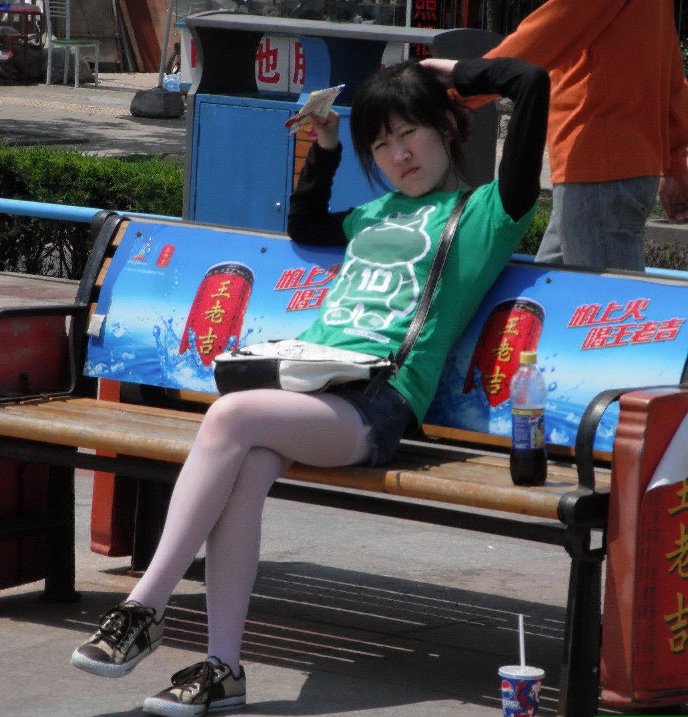 戶外街拍 VOL.25 白丝帆布鞋少女