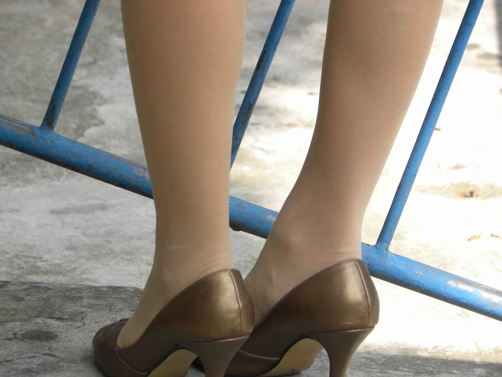 戶外街拍 VOL.100 高挑的金高肉丝少妇