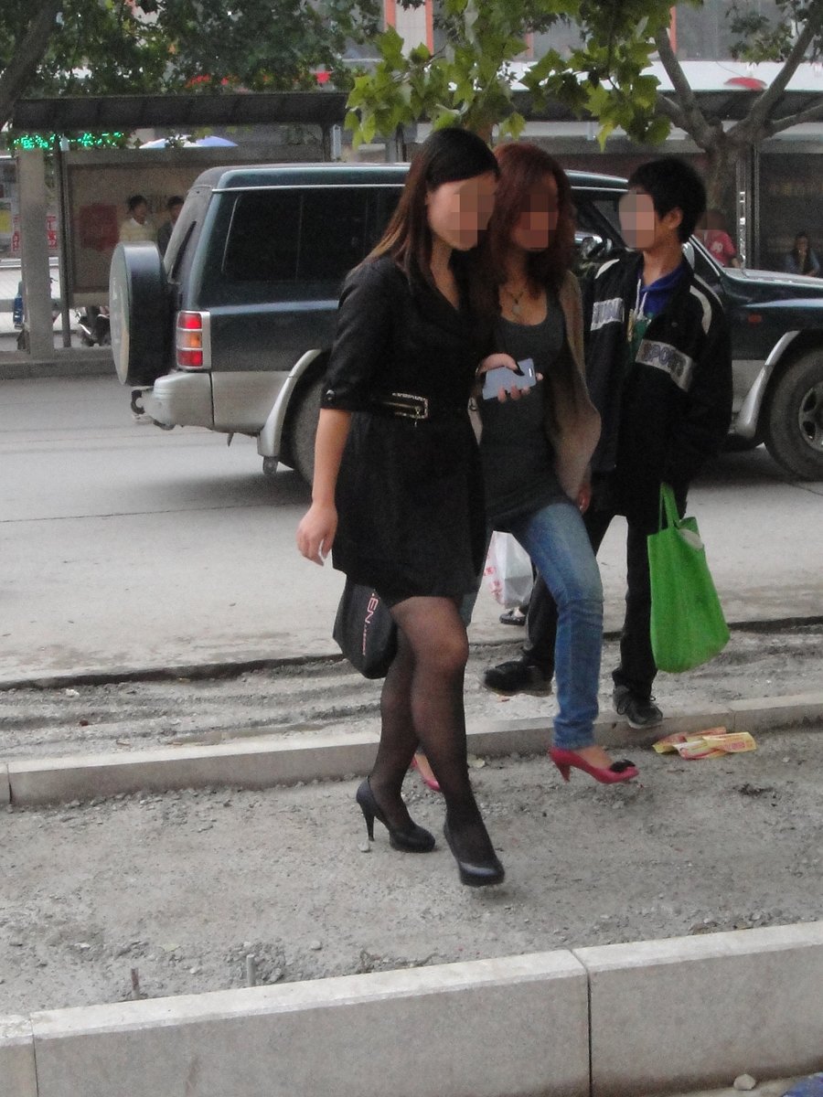 戶外街拍 VOL.238 黑衣黑裙黑丝黑高妇人