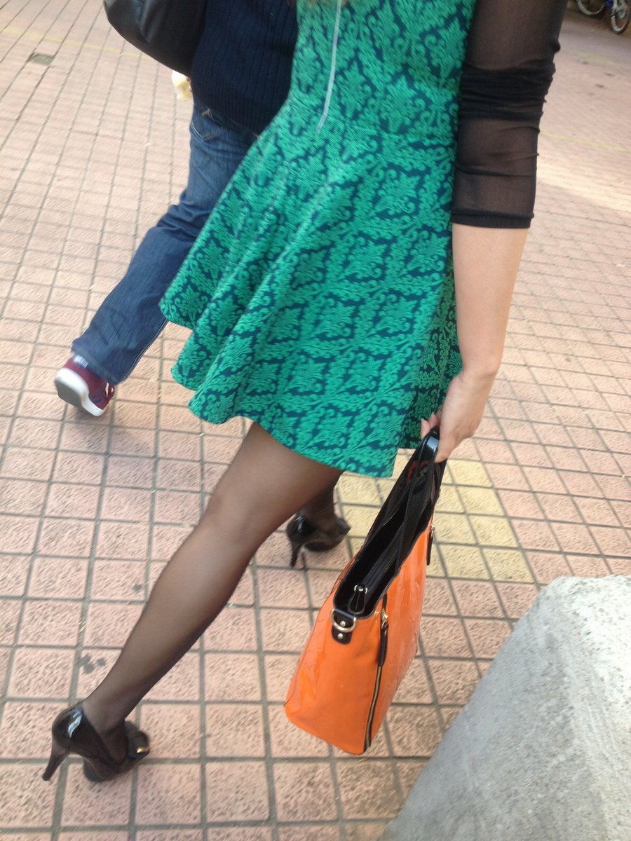 戶外街拍 VOL.245 长裙黑丝美腿