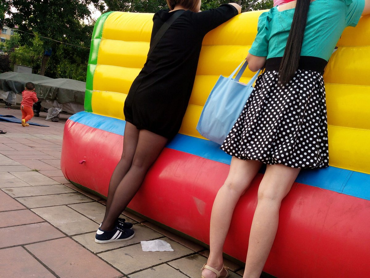 戶外街拍 VOL.192 淳朴善良的黑裙黑丝少妇