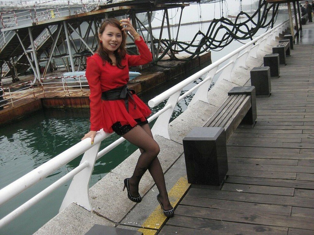 戶外街拍 VOL.293 网络美女阿玉之港口黑丝外拍