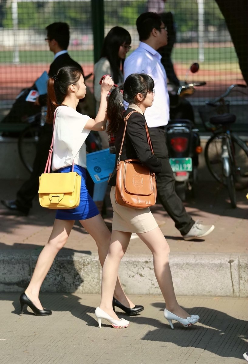 戶外街拍 VOL.429 两双美腿